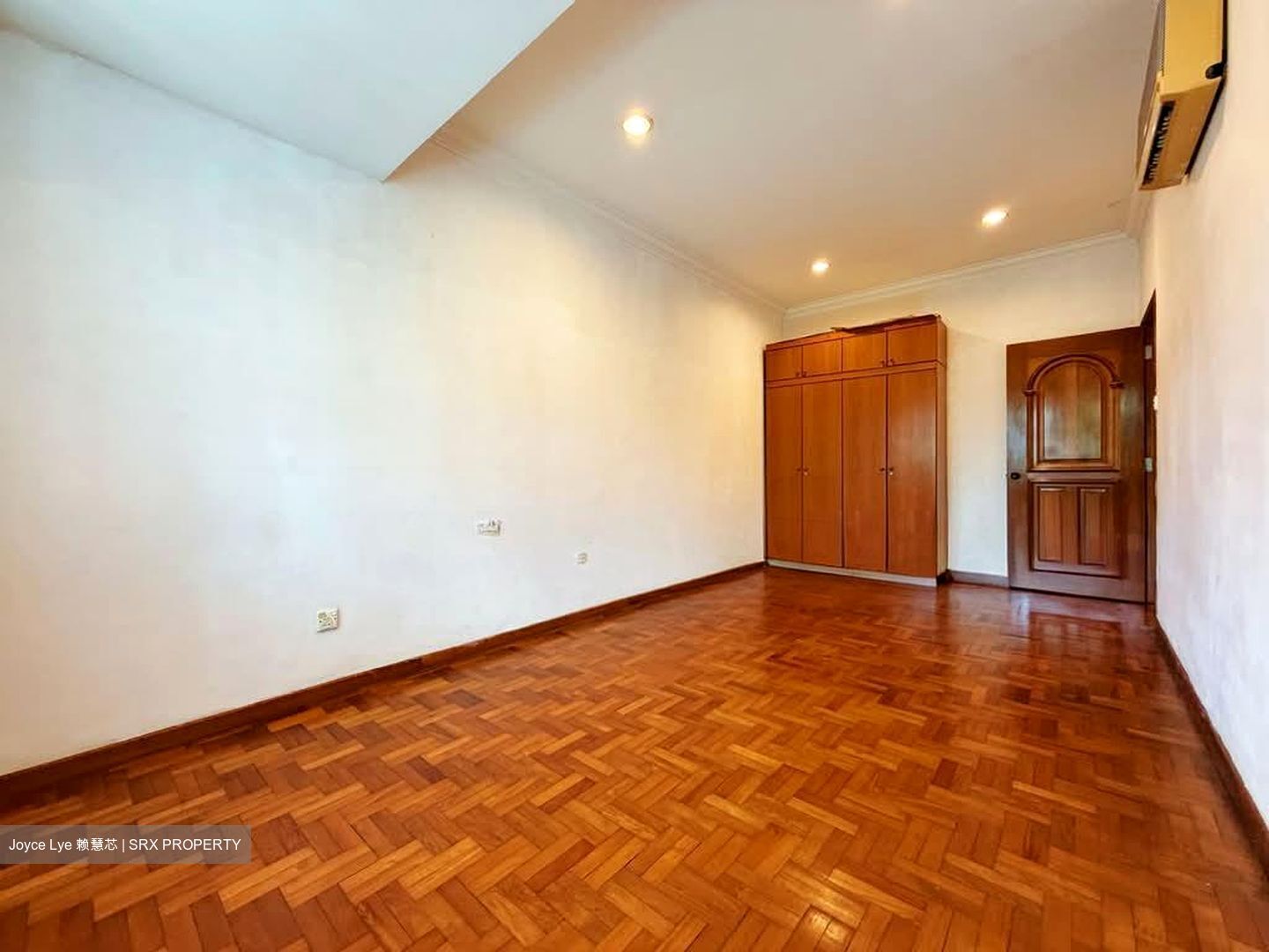 East Coast Road (D15), Terrace #555957391